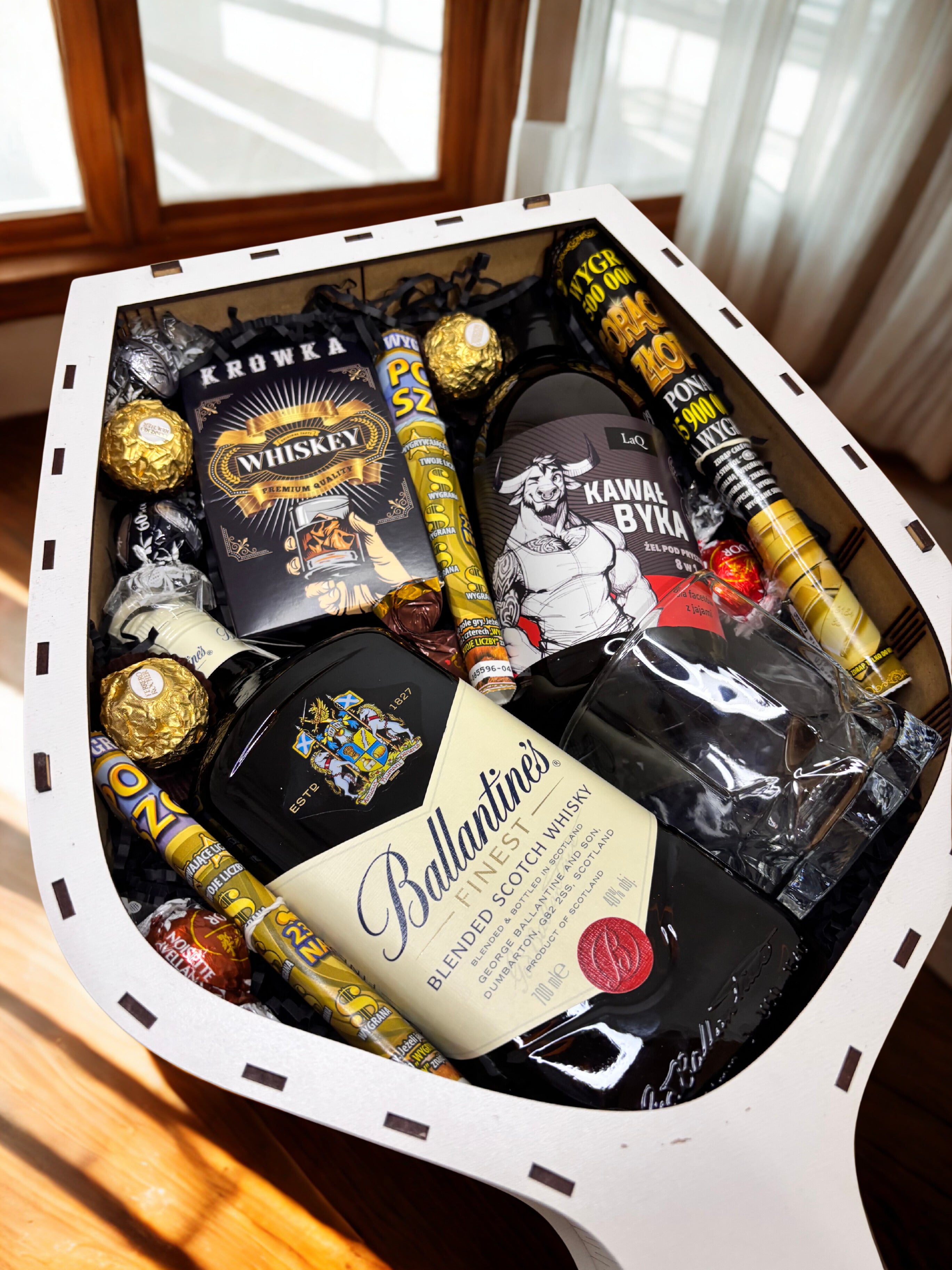 Drewniany box w kształcie kieliszka Boy